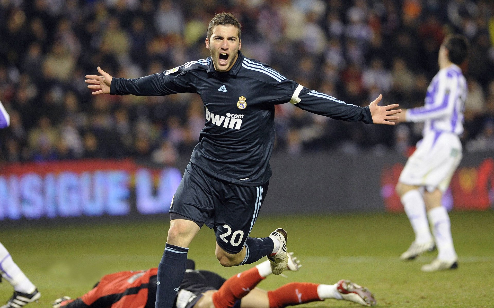 模拟赛车：F1技术走进电竞世界，f1模拟游戏